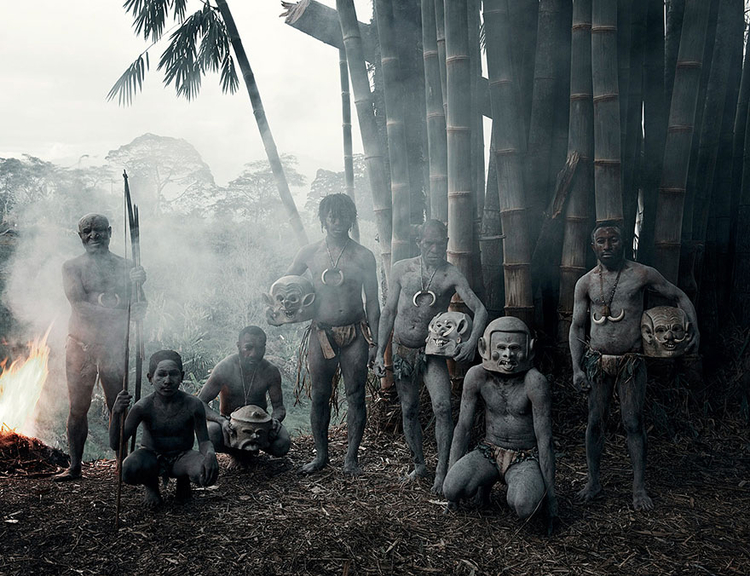 Plemię Asaro, Indonezja i Papua Nowa Gwinea; fot. Jimmy Nelson